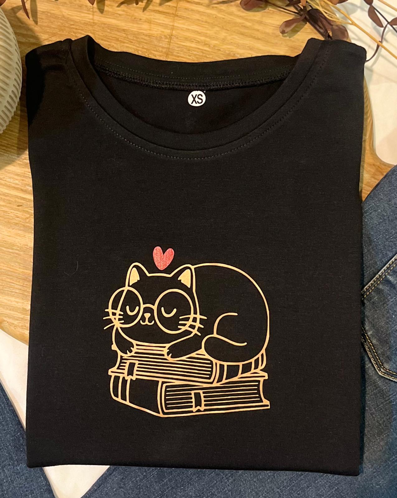 XL Unisex cat on books T-Shirt 100% Premium Cotton Multiple Colors
