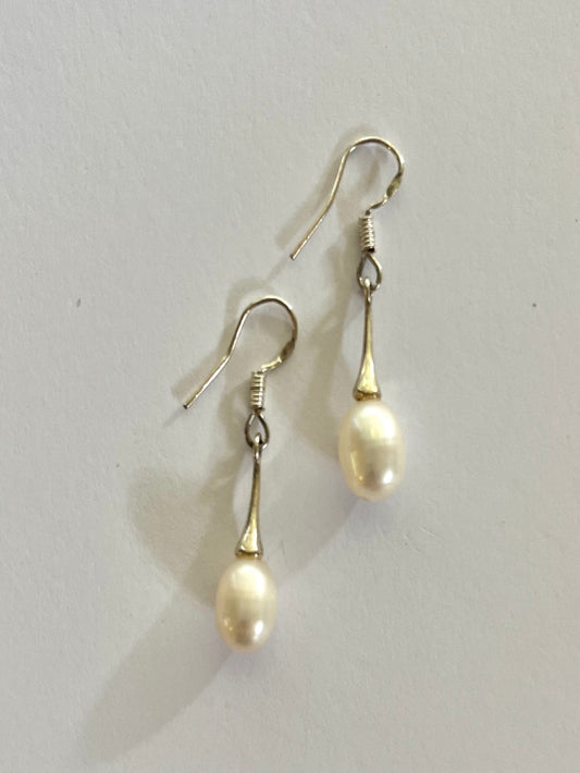 Long hook river pearl earrings - Blossom